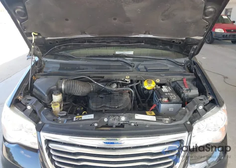 2016 Chrysler Town & Country Touring z USA, uszkodzony, nr VIN 2C4RC1BG0GR289573